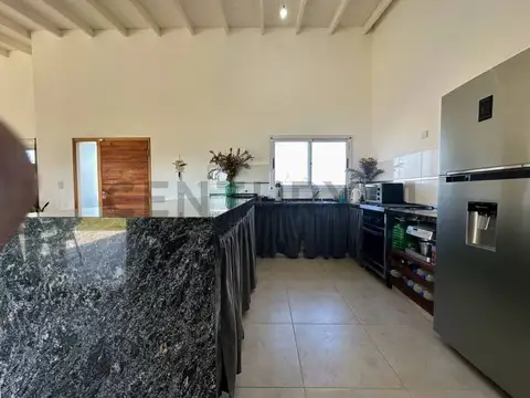 Casa en Venta con 3 cocheras