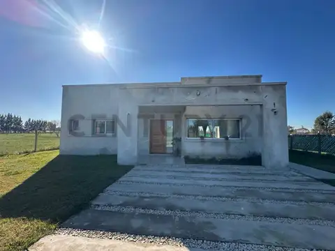 32 ENTRE 191 Y 195 - CASA EN VENTA DE 2 DORMITORIOS Y PILETA, ALDEA DEL BOSQUE 2