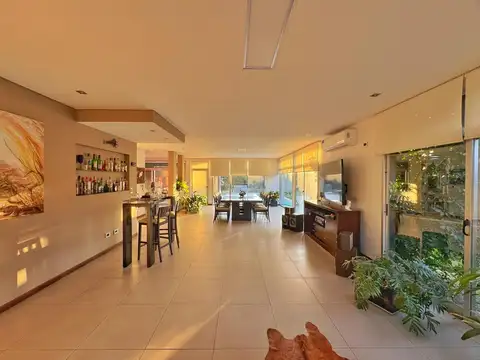 Casa 5 ambientes con 2 baños