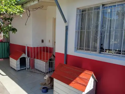 Casa en venta de 4 ambientes mas 2 deptos en Tortuguitas