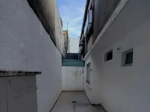 EN VENTA DEPARTAMENTO INTERNO 2 DORM y PATIO