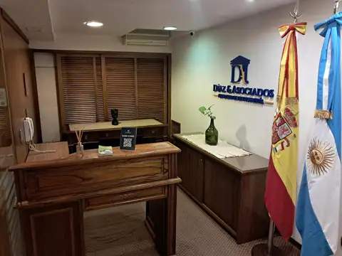 Oficina 6 ambientes con 2 baños