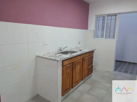 Depto Tipo Casa en Alquiler en Remedios de Escalada, $ 500.000