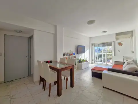 VENTA DEPARTAMENTO POMPEYA 2 AMB DIVISIBLE A 3 AMB