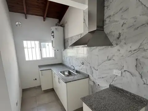 Depto Tipo Casa en Alquiler en Tablada, $ 480.000