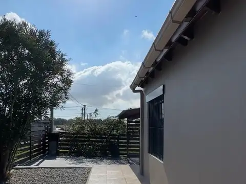 Casa 4 ambientes con 2 baños