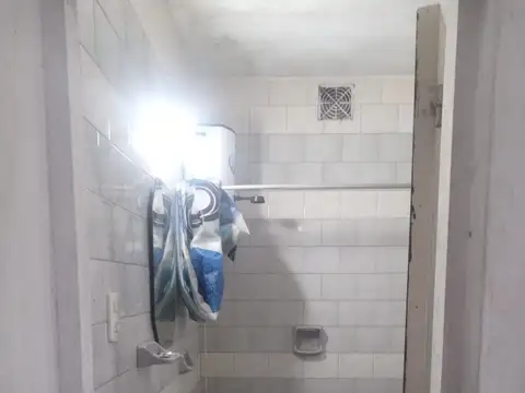 HERMOSO GALPON CON OFICINA Y DOS BAÑOS COMPLETOS