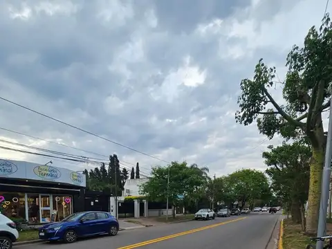 Local en Alquiler en Funes, $ 1.800.000