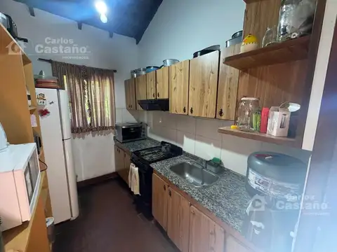 Casa 5 ambientes con 2 baños