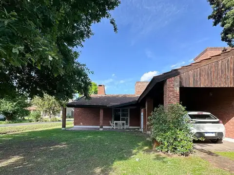 Casa en venta - 3 Dormitorios 2 Baños - Pilar