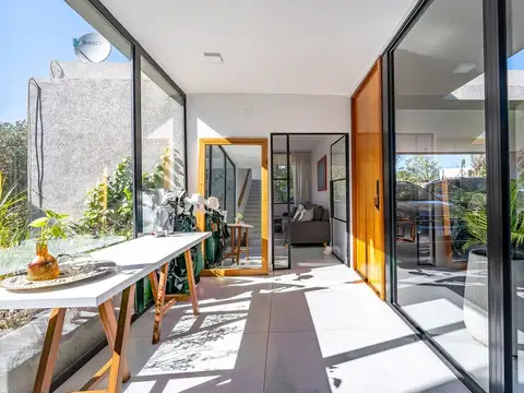 Casa 6 ambientes con 3 baños