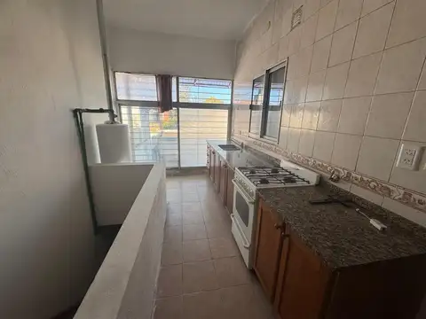 Casa/PH en Planta Alta dos dormitorios con cochera