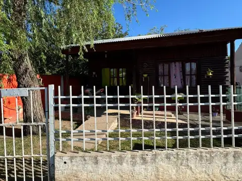 Casa en Venta con 3 cocheras