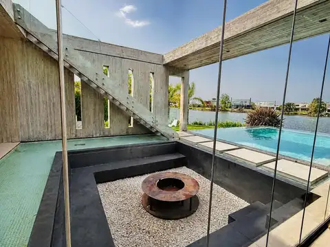 Casa en Alquiler en El Cantón, USD 5.700