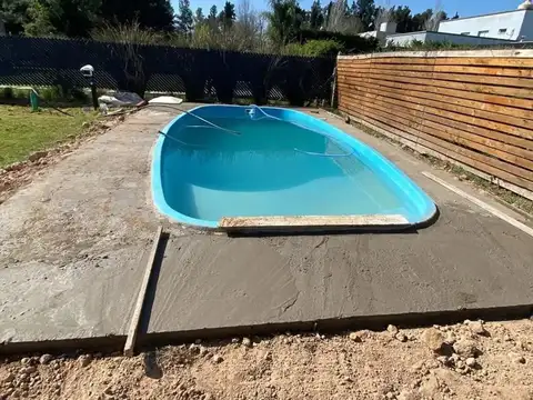 TERRENO EN VENTA EN CITY BELL 150 y 457  CON PILETA 600 m2 B