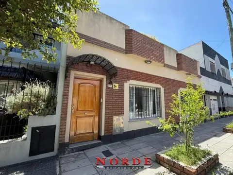 VENTA • MATADEROS • BARRIO NAON • CASA • 3 AMBIENTES •PATIO Y TERRAZA