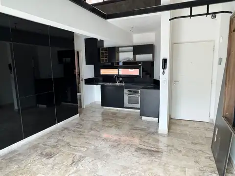 Alquiler dpto 2 amb. Tipo duplex con cochera Morón