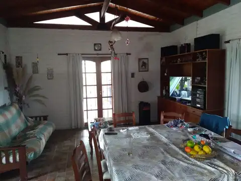 Casa 6 ambientes con 1 baño