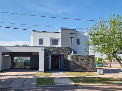 Hermosa casa en Barrio Rincon de Drummond