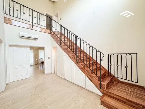 Casa en Venta en Los Naranjos, USD 425.000