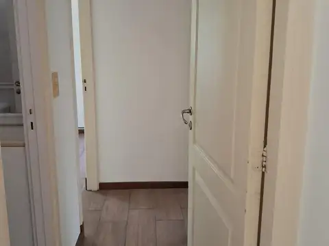 Casa en Alquiler con 2 cocheras