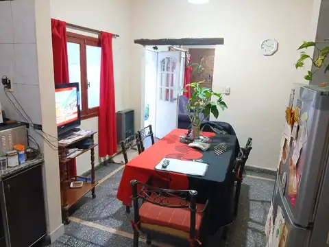 Depto Tipo Casa 4 ambientes con 2 baños