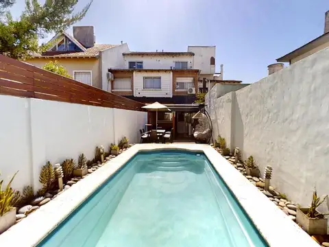 Martínez – 180 m² | Pileta 6×3 | 3 dormitorios | Suite | Playroom | 2 autos