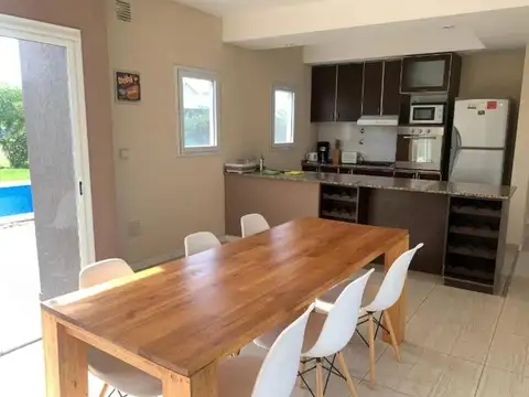 Casa en Venta en El Cantón - Barrio Golf, USD 238.000