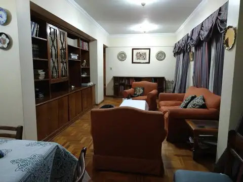 Austria 2400 Recoleta 4amb c/coch U$380.000