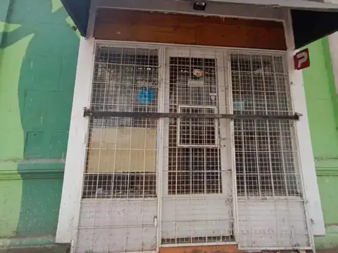 Casa en venta - 4 Dormitorios 1 Baño - Local - 201Mts2 - Ciudadela