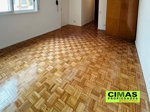 Teniente General Eustoquio Frías 500, Piso 2