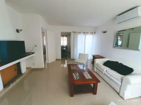 Casa en Alquiler Temporal en Playa Mansa, USD 5.800