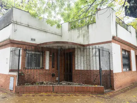 OPORTUNIDAD VENTA CASA 3 AMBIENTES CON TERRAZA EN BANFIELD