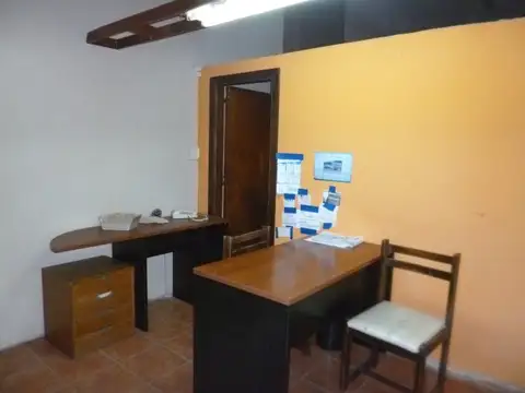 Local en Venta Via Púb.