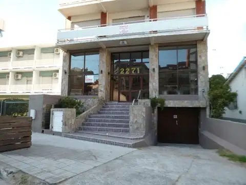 Local en Venta Via Púb.