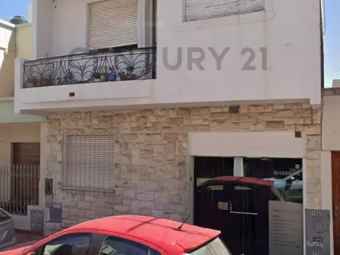 Imponente Propiedad en el Centro de Rio Cuarto 300 m² Cubiertos Espacio Comercia