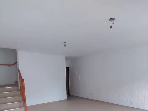 Depto Tipo Casa en Alquiler de 2 dormitorios