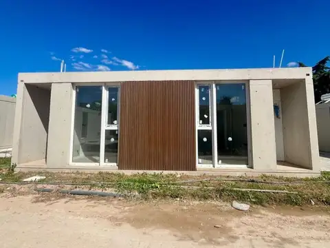 CASA EN VENTA GONNET A ESTRENAR 1 DORMITORIO