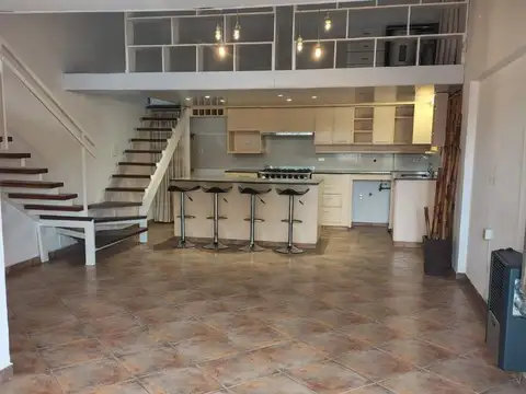 Depto Tipo Casa en Alquiler de 3 ambientes