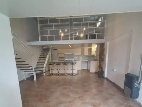 Depto Tipo Casa en Alquiler de 2 dormitorios