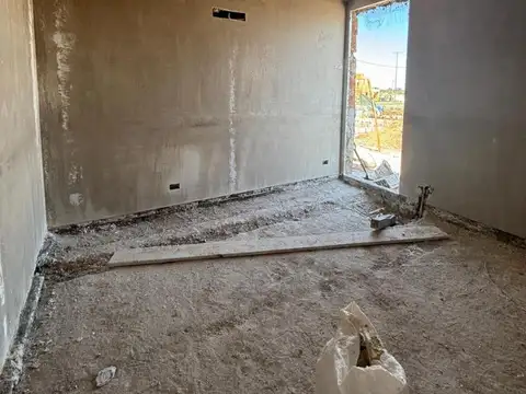 Casa 2 ambientes con 1 baño