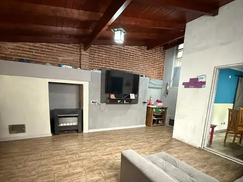 Duplex en esquina Almafuerte 998