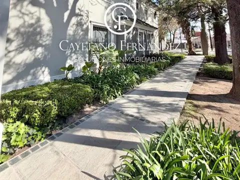 Casa 6 ambientes con 4 baños