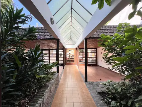 Casa en venta en La Plata. con pileta