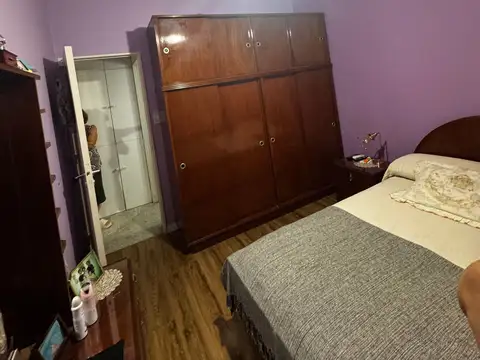 Casa 8 ambientes con 3 baños