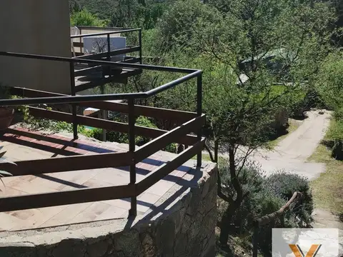 Casa en venta - 3 Dormitorios 3 Baños - Cabañas - 550Mts2 - El Trapiche