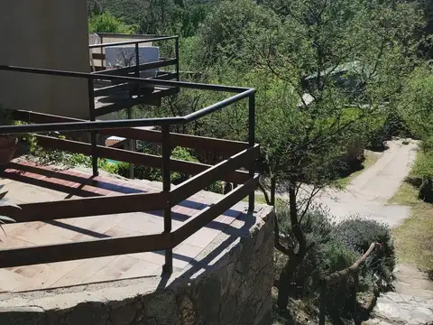 Casa en venta - 3 Dormitorios 3 Baños - Cabañas - 550Mts2 - El Trapiche
