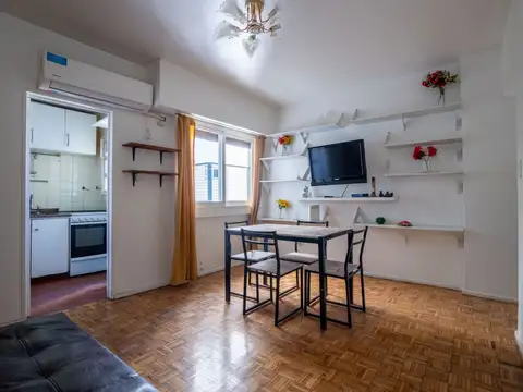 Castro Barros 500, Piso 7