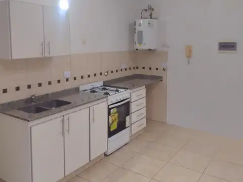 Juan Florio 100, Piso 3