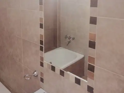 Departamento de 2 amb en venta en Villa Luzuriaga